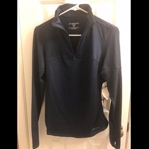 BNWT Brooks Essential Long Sleeve Pullover